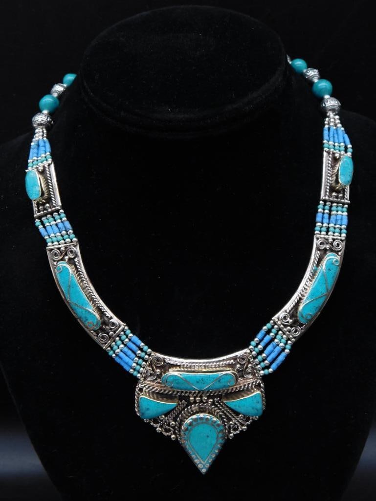 A ELABORATE TURQUOISE NECKLACE ROCK STONE LAPIDARY SPECIMEN: A ELABORATE TURQUOISE NECKLACE ROCK STONE LAPIDARY SPECIMEN