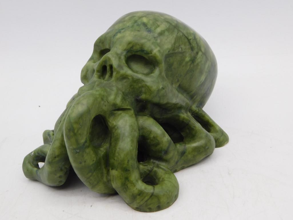 A CARVED JADE OCTOPUS SKULL ROCK STONE LAPIDARY SPECIMEN: A CARVED JADE OCTOPUS SKULL ROCK STONE LAPIDARY SPECIMEN
