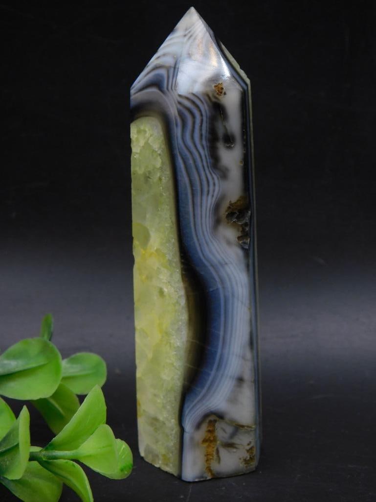 B BANDED AGATE TOWER ROCK STONE LAPIDARY SPECIMEN: B BANDED AGATE TOWER ROCK STONE LAPIDARY SPECIMEN