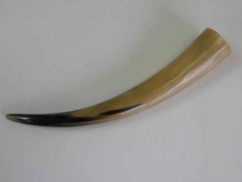 B VINTAGE POWDER HORN (1 of 3)