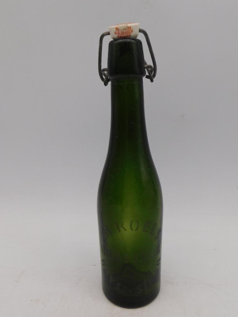 B GREEN GLASS BOTTLE WITH LIGHTNING STOPPER VINTAGE ANTIQUE: B GREEN GLASS BOTTLE WITH LIGHTNING STOPPER VINTAGE ANTIQUE