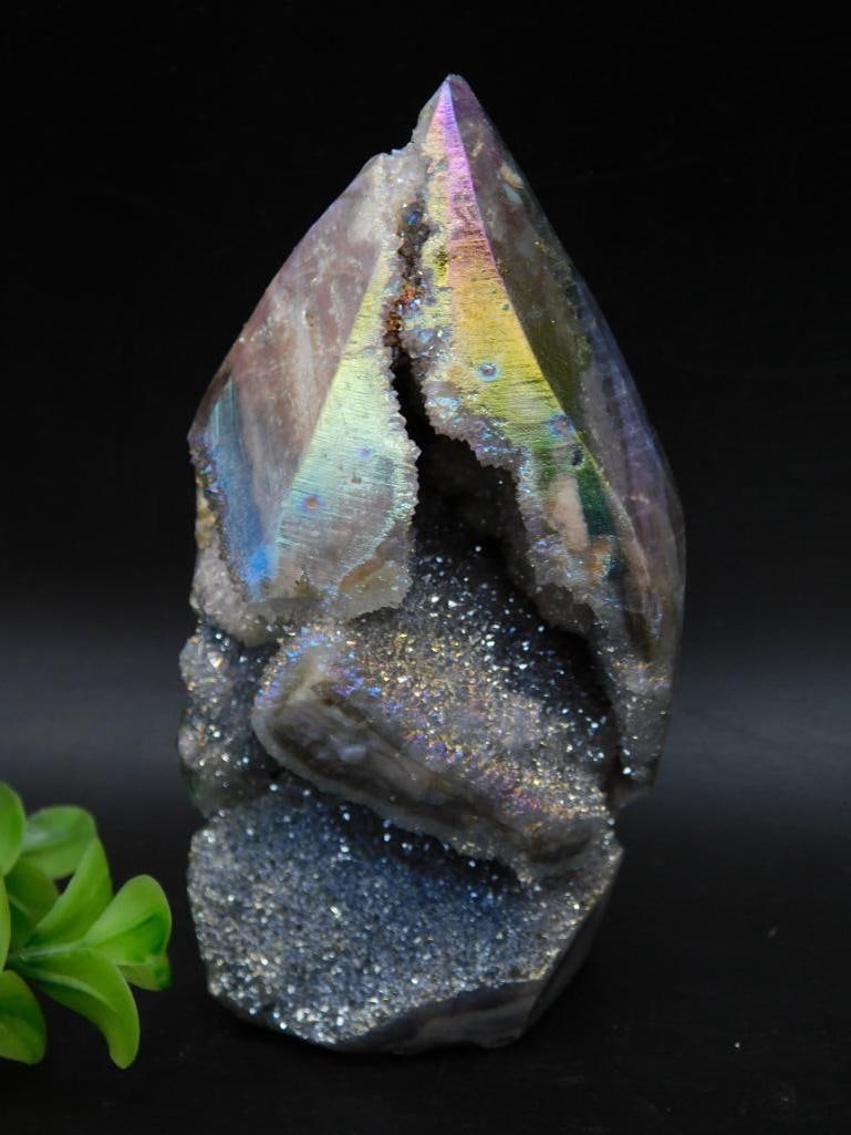 DRUZY ANGEL AURA TOWER ROCK STONE LAPIDARY SPECIMEN: DRUZY ANGEL AURA TOWER ROCK STONE LAPIDARY SPECIMEN