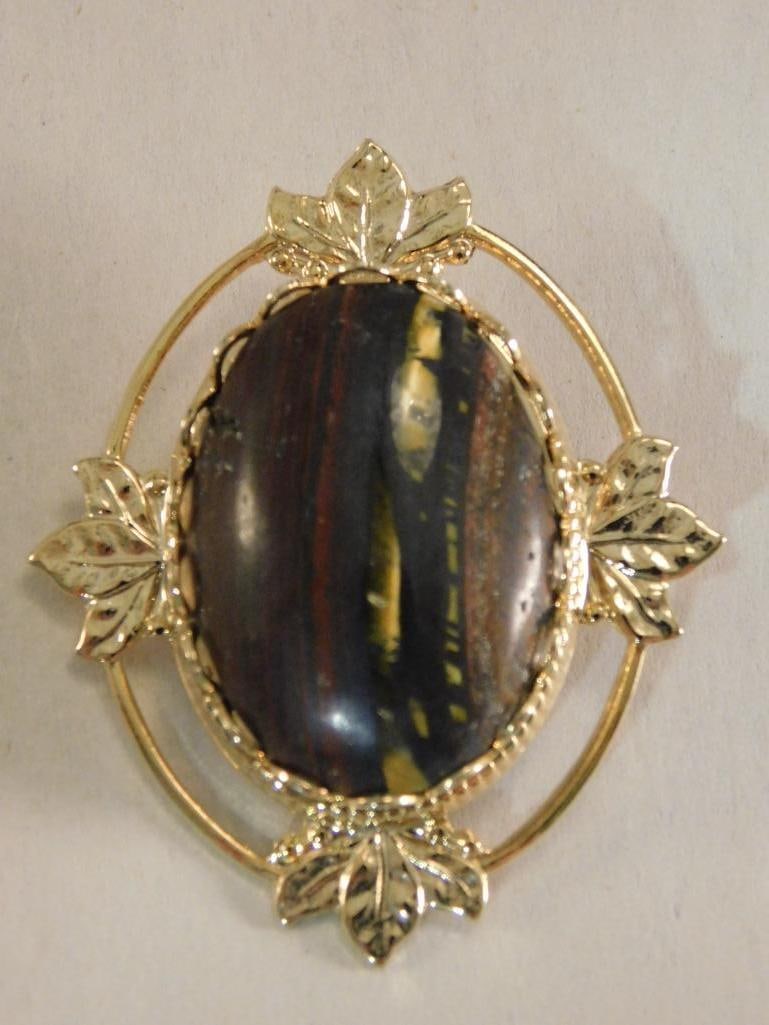 TIGER IRON BROOCH ROCK STONE LAPIDARY SPECIMEN: TIGER IRON BROOCH ROCK STONE LAPIDARY SPECIMEN