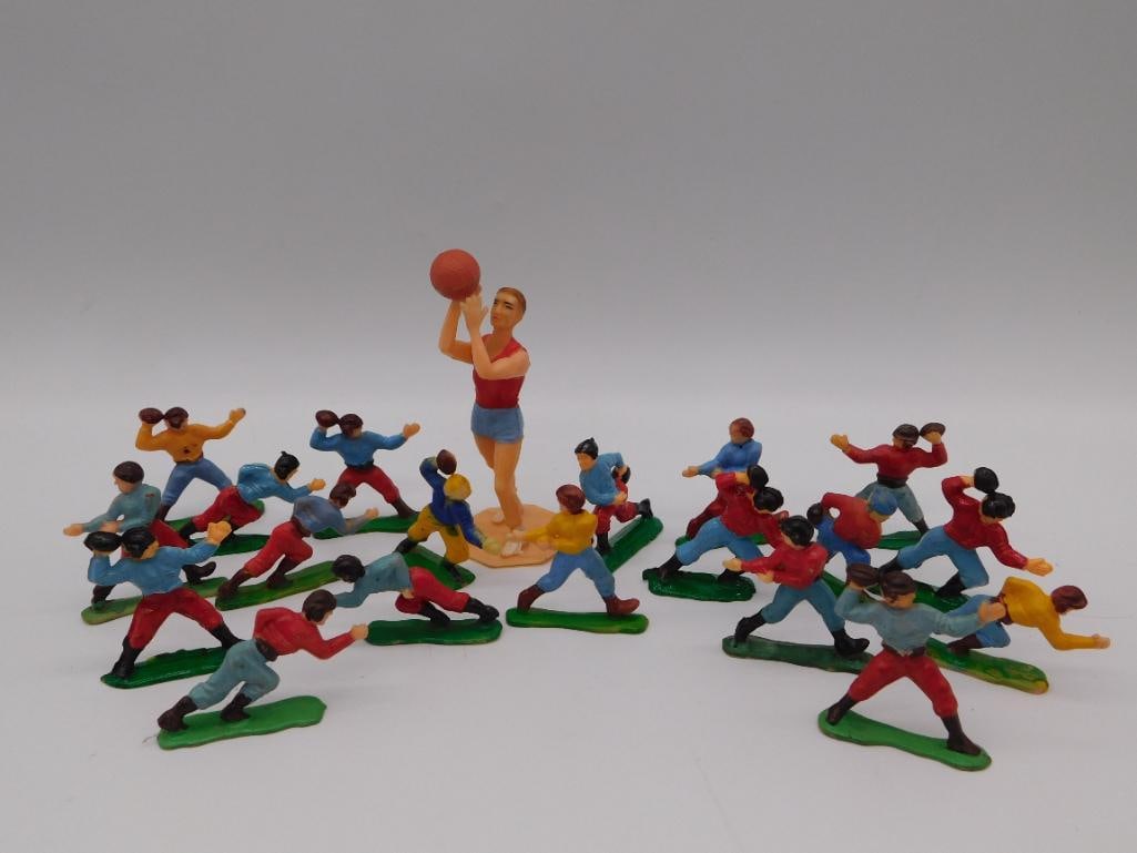 1960S HARD PLASTIC HAND-PAINTED FOOTBALL PLAYER FIGURES WITH ONE BASKETBALL FIGURE (1 of 5)