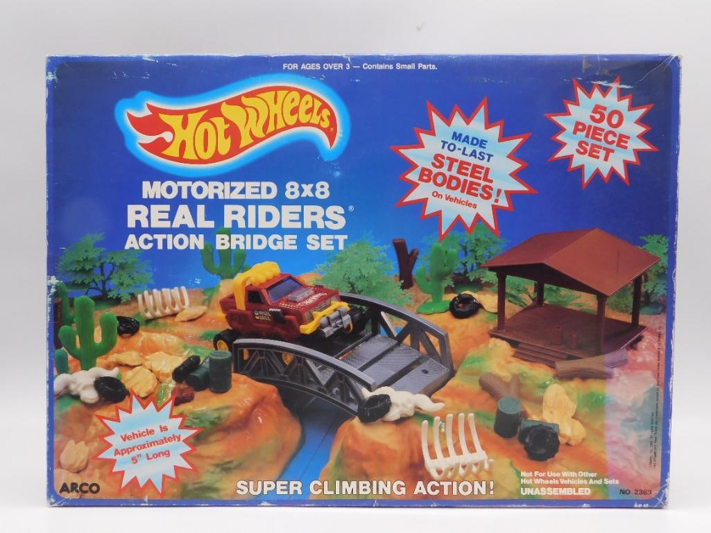 HOT WHEELS MOTORIZED 8X8 REAL RIDERS ACTION BRIDGE SET IN ORIGINAL BOX (1 of 3)