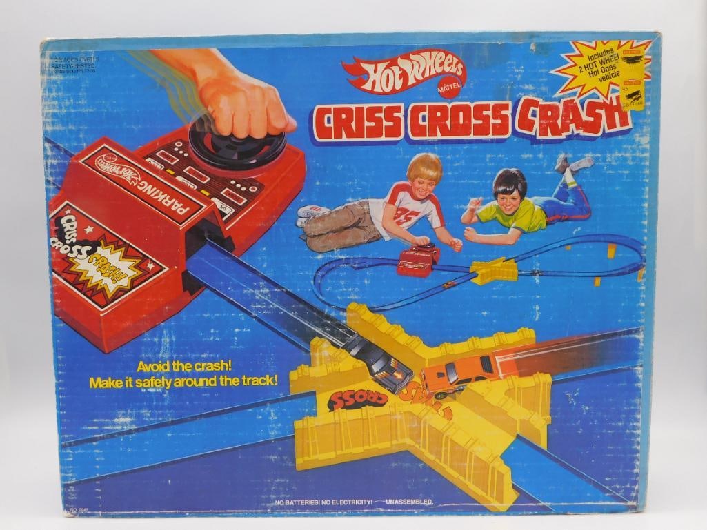 VINTAGE HOT WHEELS CRISS CROSS CRASH SET IN ORIGINAL BOX: VINTAGE HOT WHEELS CRISS CROSS CRASH SET IN ORIGINAL BOX