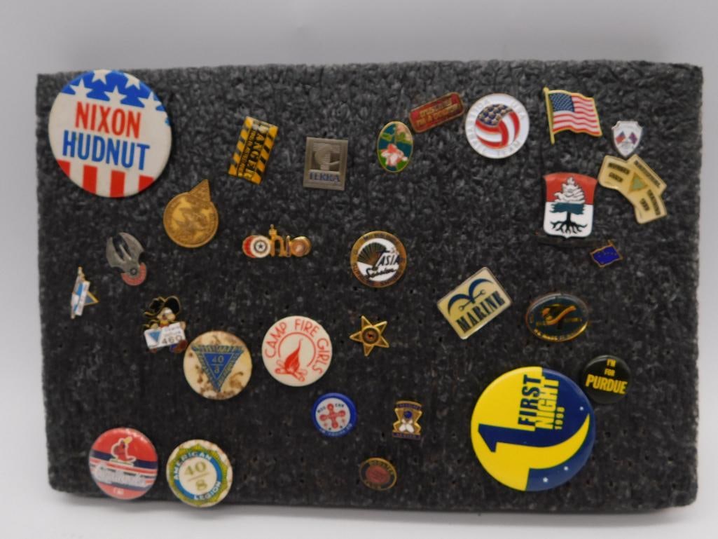 VINTAGE LAPEL PINS ON FELT BOARD DISPLAY: VINTAGE LAPEL PINS ON FELT BOARD DISPLAY