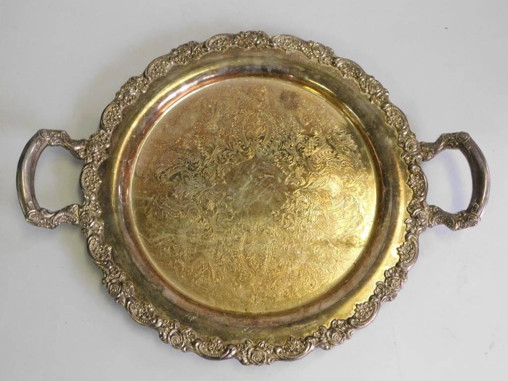 ONEIDA SILVERPLATE SERVING TRAY VINTAGE SERVING WARE (1 of 3)