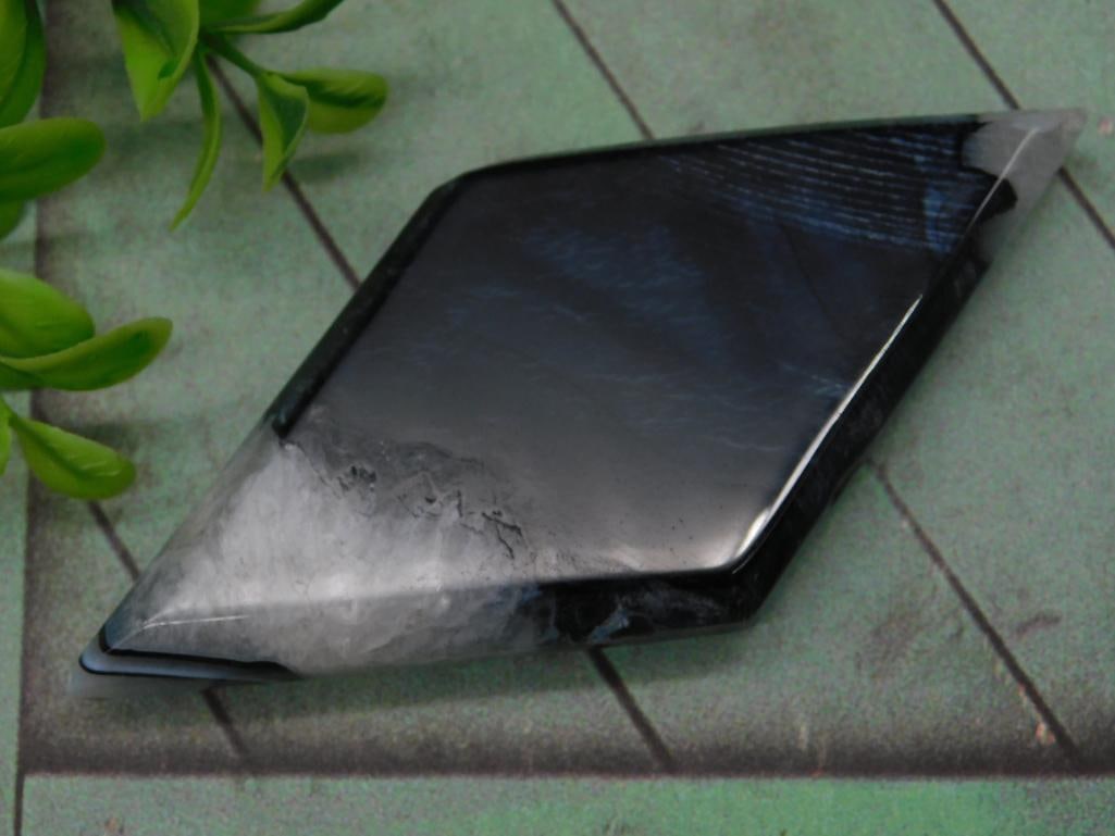 BLACK SARDONYX DIAMOND CUT ROCK STONE LAPIDARY SPECIMEN: BLACK SARDONYX DIAMOND CUT ROCK STONE LAPIDARY SPECIMEN