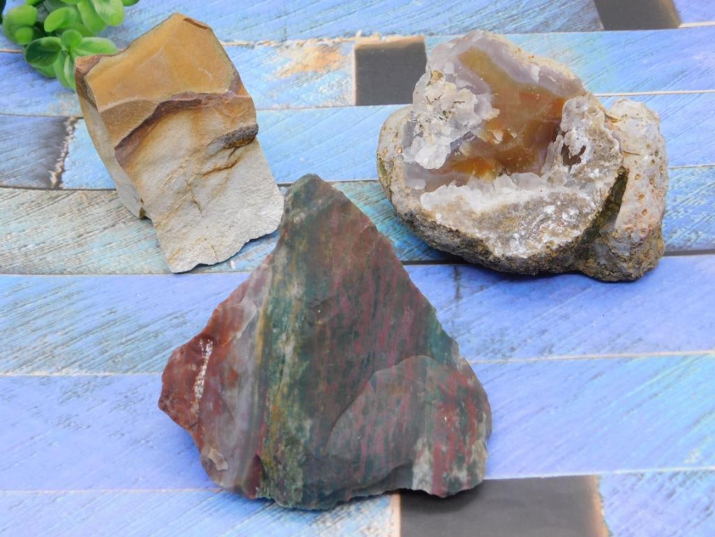 MIXED LOT ROCK STONE LAPIDARY SPECIMEN: MIXED LOT ROCK STONE LAPIDARY SPECIMEN