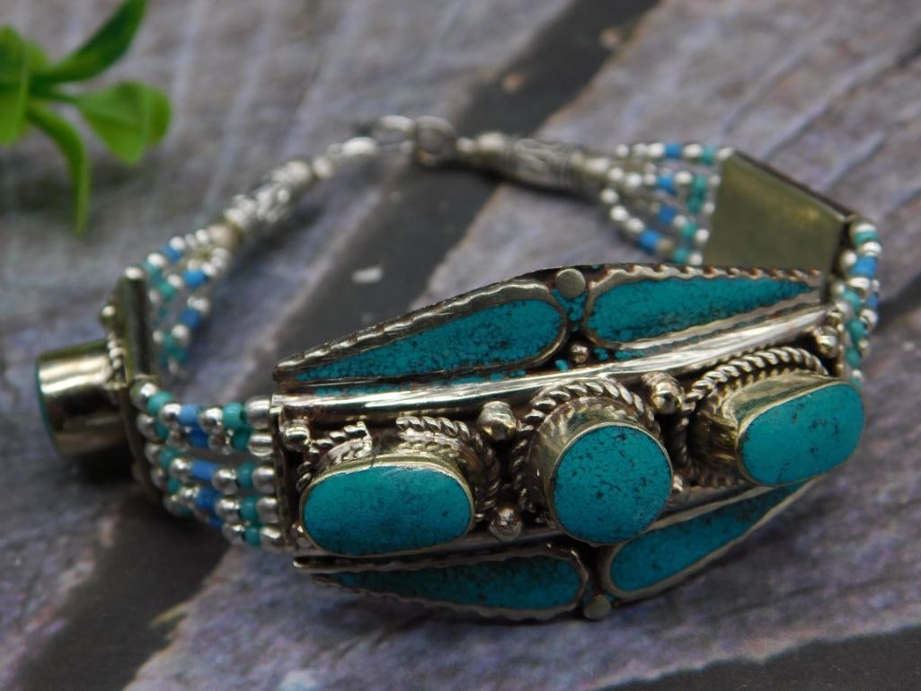 TURQUOISE BRACELET ROCK STONE LAPIDARY SPECIMEN (1 of 2)