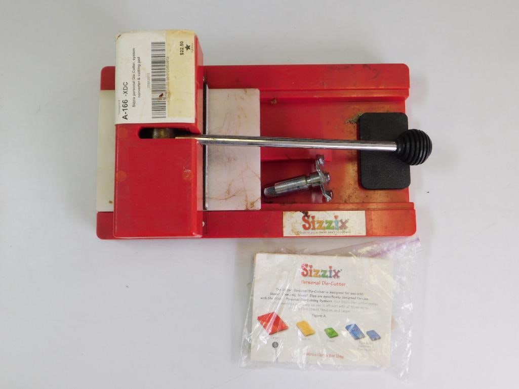 SIZZIX VINTAGE DIE-CUTTER PRESS MACHINE TOOL (1 of 4)