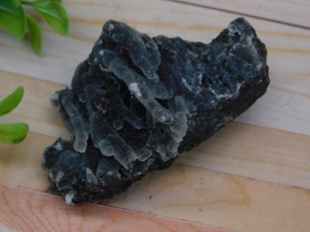 BLACK CHALCEDONY ROCK STONE LAPIDARY SPECIMEN: BLACK CHALCEDONY ROCK STONE LAPIDARY SPECIMEN