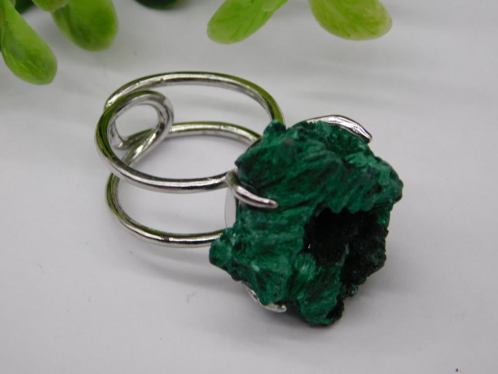 MALACHITE RING ROCK STONE LAPIDARY SPECIMEN: MALACHITE RING ROCK STONE LAPIDARY SPECIMEN