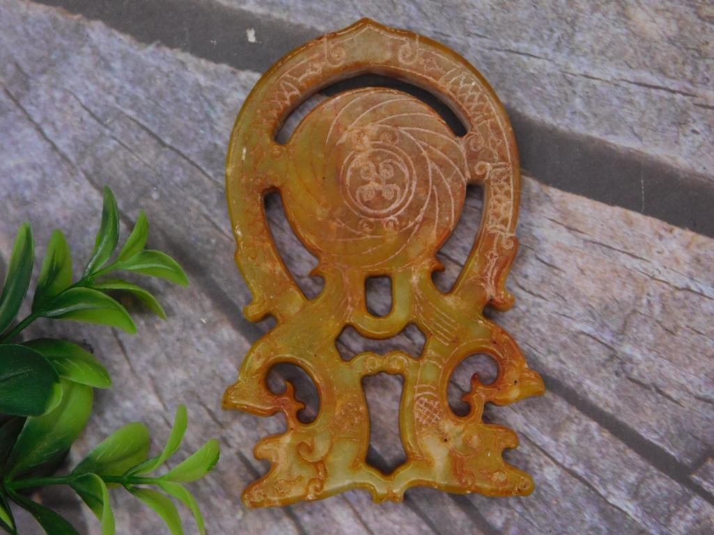 CARVED JADE ROCK STONE LAPIDARY SPECIMEN: CARVED JADE ROCK STONE LAPIDARY SPECIMEN