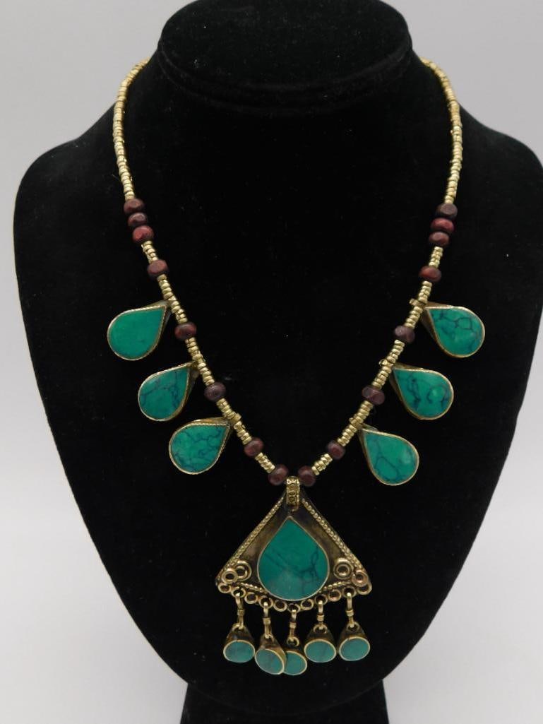 TURQUOISE TEARDROP NECKLACE ROCK STONE LAPIDARY SPECIMEN: TURQUOISE TEARDROP NECKLACE ROCK STONE LAPIDARY SPECIMEN