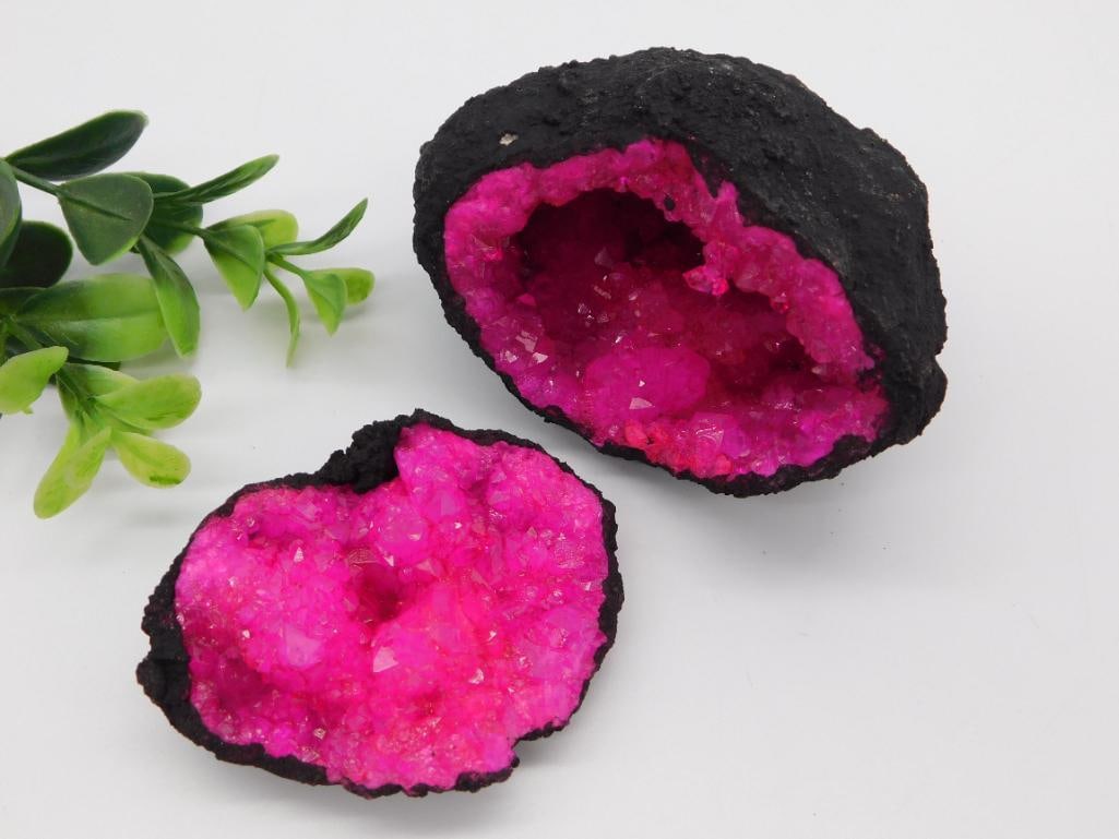 PINK GEODE ROCK STONE LAPIDARY SPECIMEN: PINK GEODE ROCK STONE LAPIDARY SPECIMEN