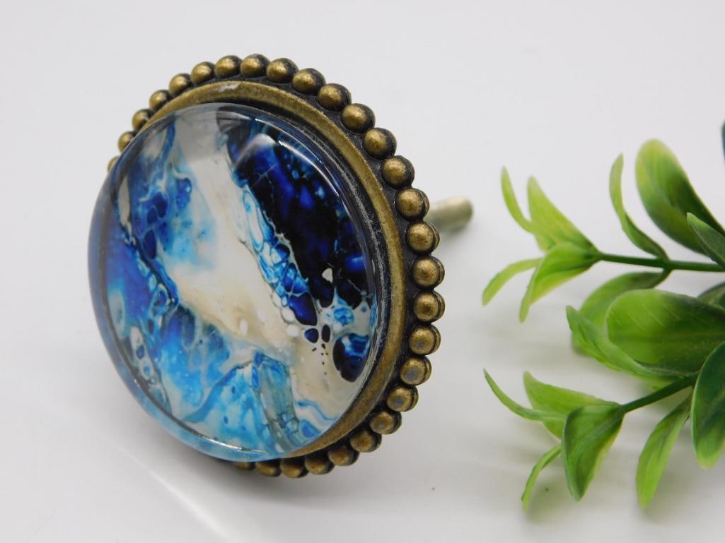 GLASS CABINET PULL (1 of 3)