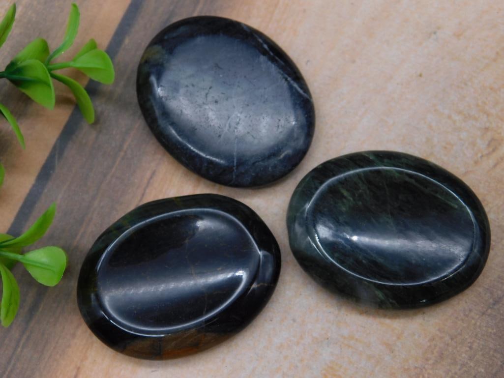 WORRY STONES ROCK STONE LAPIDARY SPECIMEN (1 of 3)