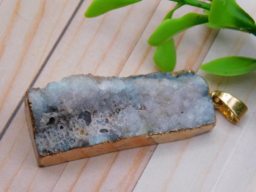 DRUZY QUARTZ PENDANT ROCK STONE LAPIDARY SPECIMEN: DRUZY QUARTZ PENDANT ROCK STONE LAPIDARY SPECIMEN