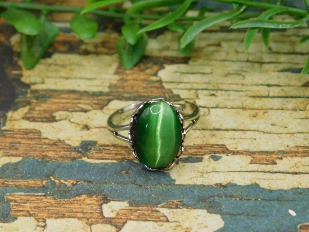 CATS EYE RING ROCK STONE LAPIDARY SPECIMEN (1 of 4)