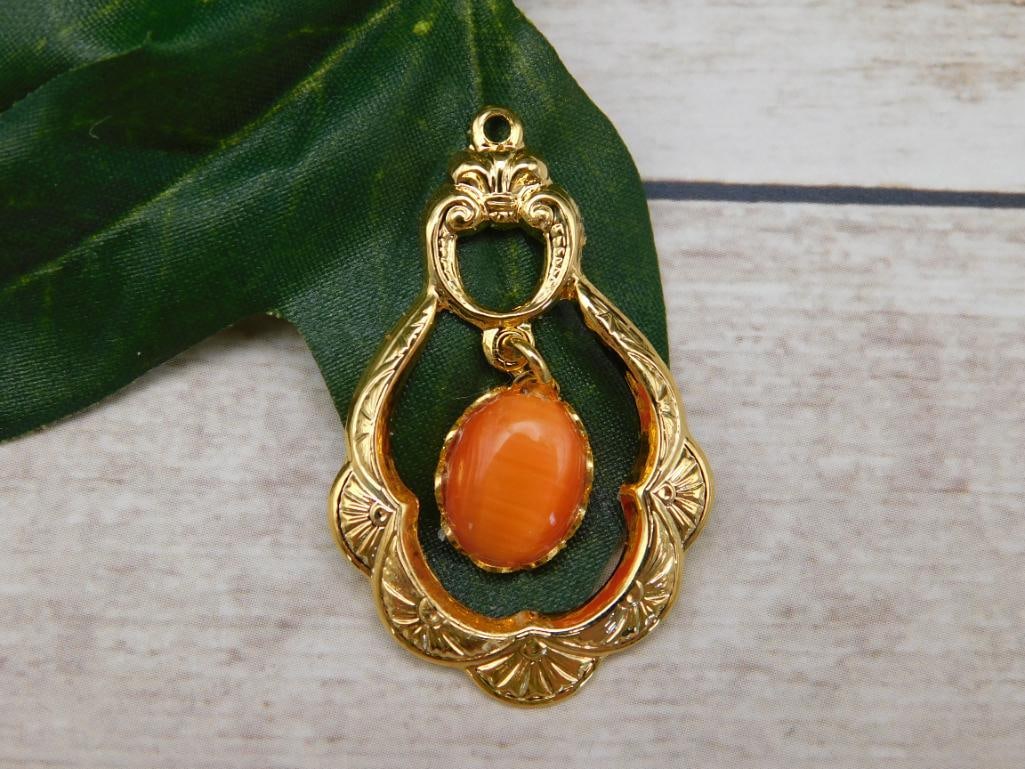 CATS EYE PENDANT ROCK STONE LAPIDARY SPECIMEN (1 of 2)