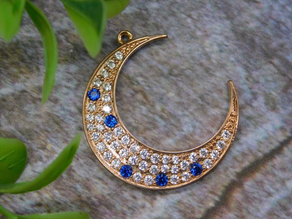 CRESCENT MOON PENDANT (1 of 2)