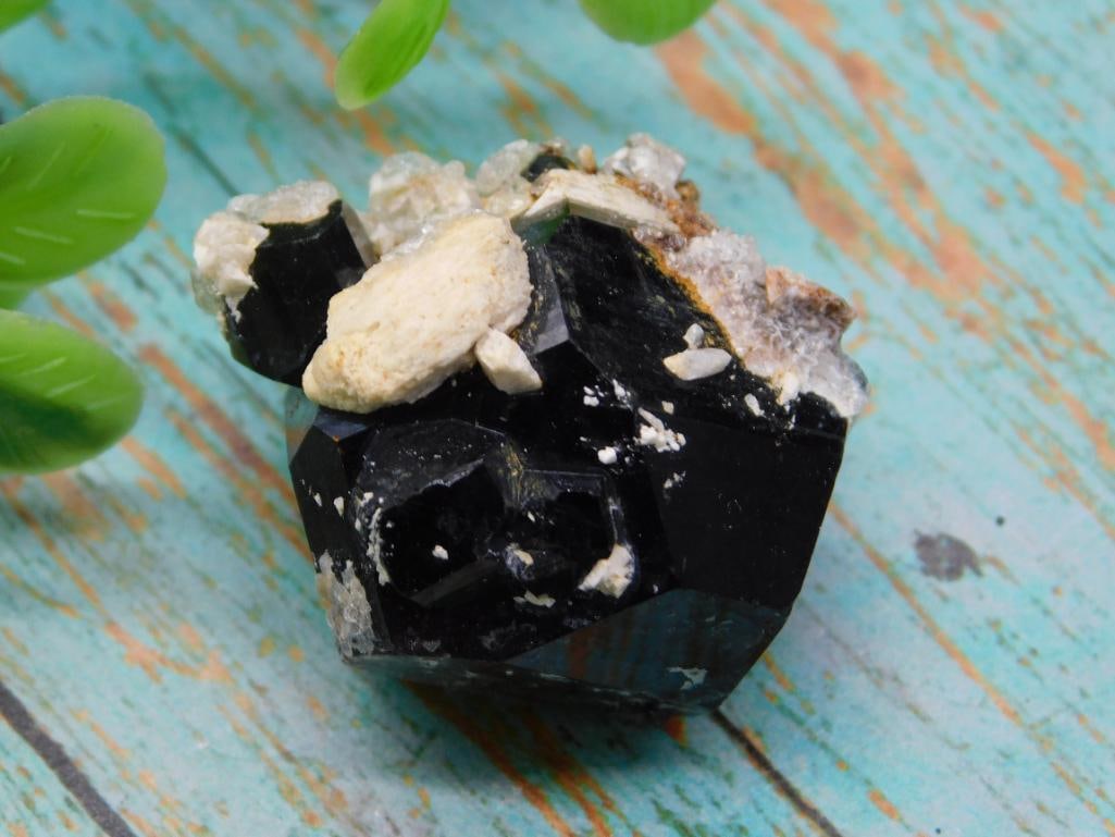 TOURMALINE ROCK STONE LAPIDARY SPECIMEN: TOURMALINE ROCK STONE LAPIDARY SPECIMEN