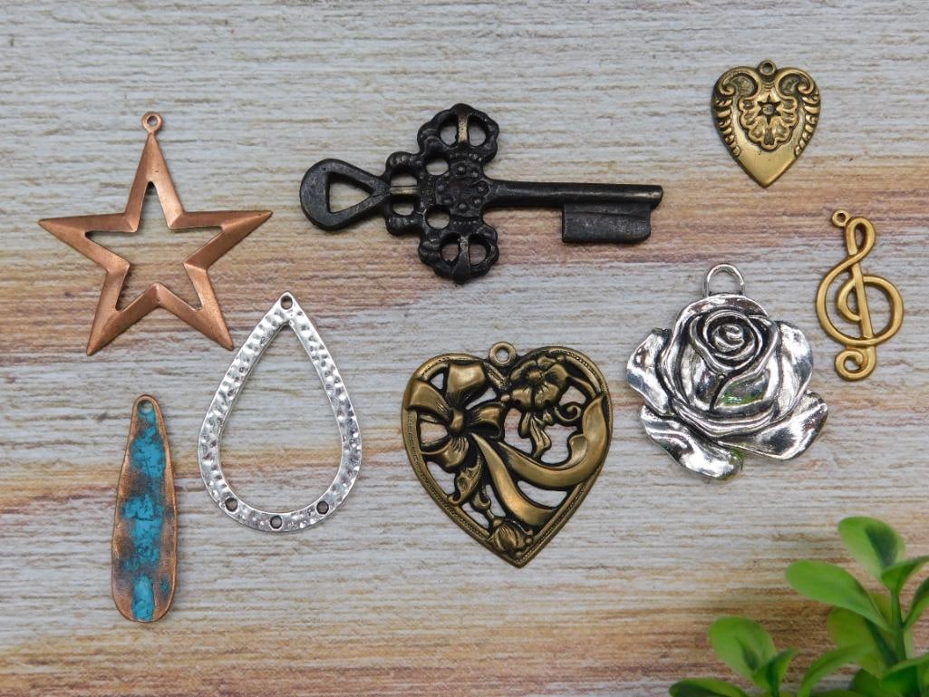 MIXED PENDANT LOT ROCK STONE LAPIDARY SPECIMEN: MIXED PENDANT LOT ROCK STONE LAPIDARY SPECIMEN