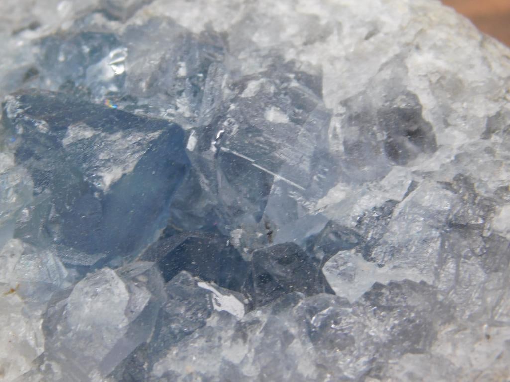 CELESTITE ROCK STONE LAPIDARY SPECIMEN: CELESTITE ROCK STONE LAPIDARY SPECIMEN