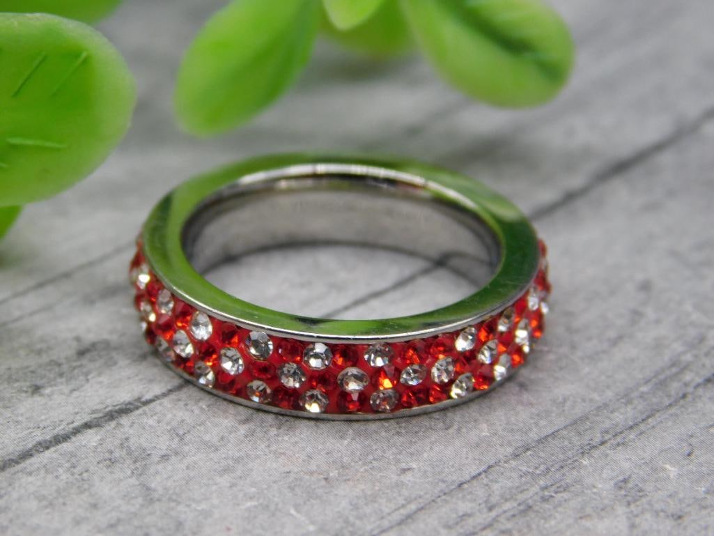 STONE RING ROCK STONE LAPIDARY SPECIMEN: STONE RING ROCK STONE LAPIDARY SPECIMEN