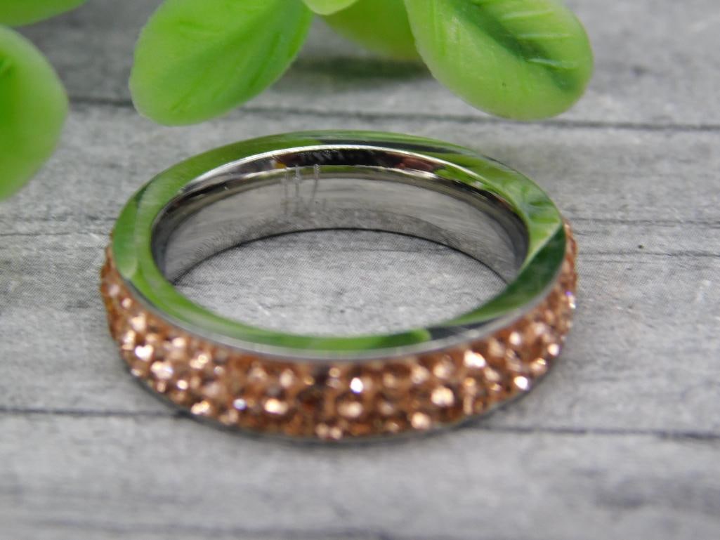 STONE RING ROCK STONE LAPIDARY SPECIMEN: STONE RING ROCK STONE LAPIDARY SPECIMEN