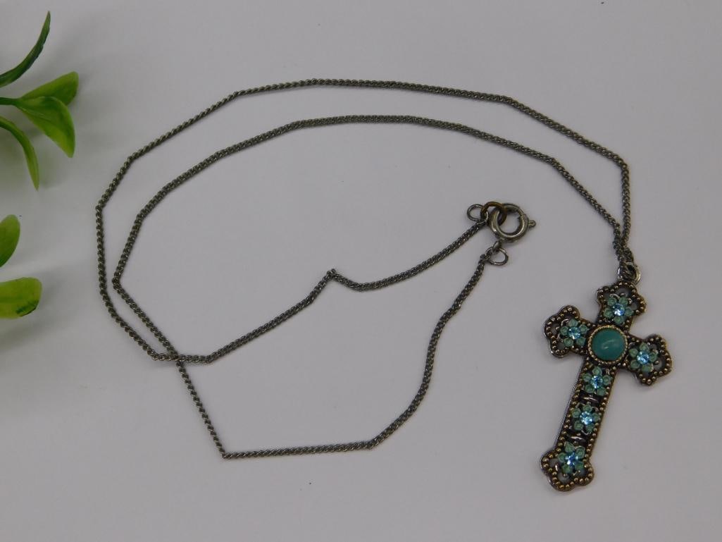 Gold Tone Necklace with Cross Pendant Featuring Blue Stones: Gold Tone Necklace with Cross Pendant Featuring Blue Stones