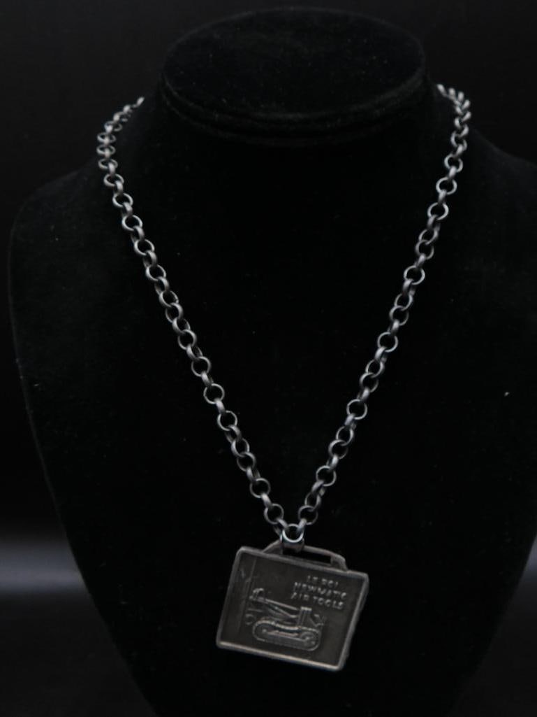 A LE ROI LION WATCH FOB ON CHAIN NECKLACE VINTAGE ANTIQUE (1 of 2)