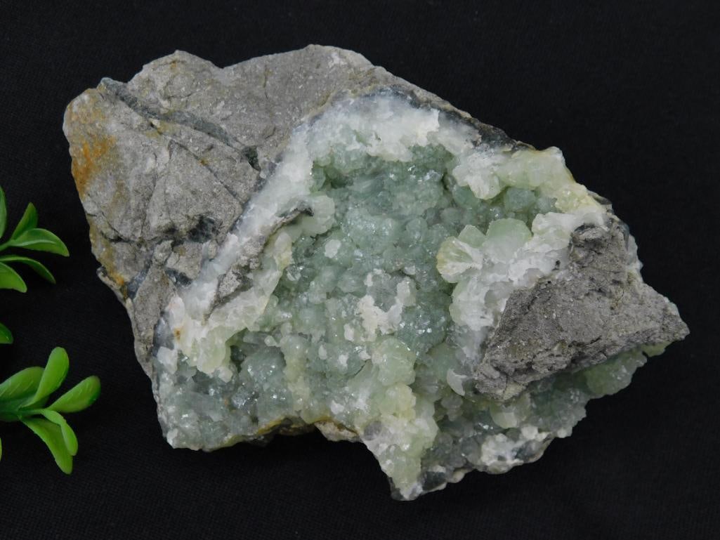 PREHNITE ROCK STONE LAPIDARY SPECIMEN: PREHNITE ROCK STONE LAPIDARY SPECIMEN