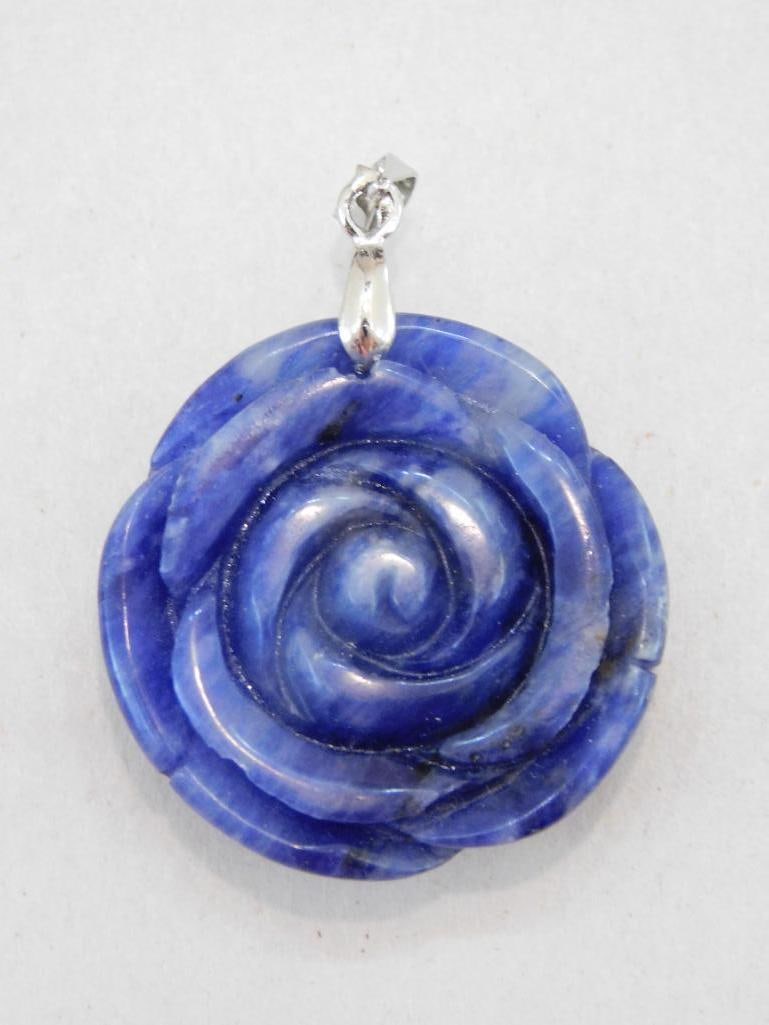 SODALITE ROSE PENDANT ROCK STONE LAPIDARY SPECIMEN: SODALITE ROSE PENDANT ROCK STONE LAPIDARY SPECIMEN