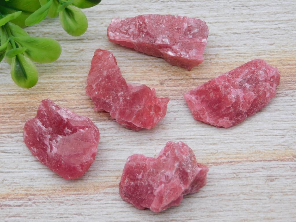 GEM RHODONITE ROCK STONE LAPIDARY SPECIMEN: GEM RHODONITE ROCK STONE LAPIDARY SPECIMEN