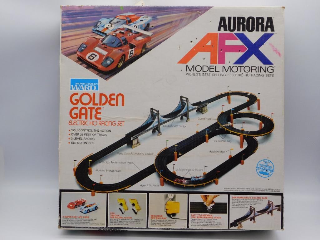 VINTAGE AURORA AFX GOLDEN GATE ELECTRIC HO RACING SET IN ORIGINAL BOX (1 of 6)