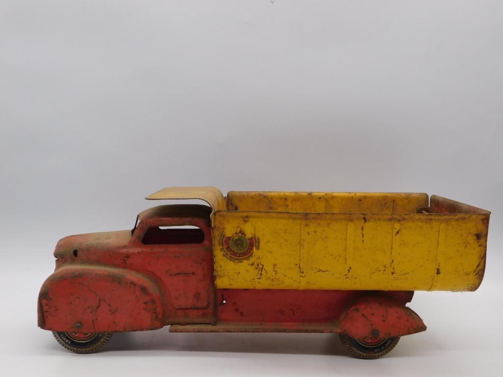 VINTAGE MARX LUMAR CONTRACTORS PRESSED STEEL TOY DUMP TRUCK (1 of 6)