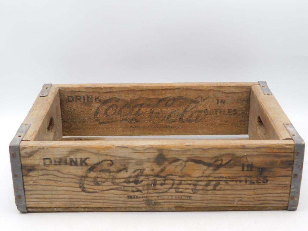 VINTAGE COCA-COLA WOODEN CRATE (1 of 2)