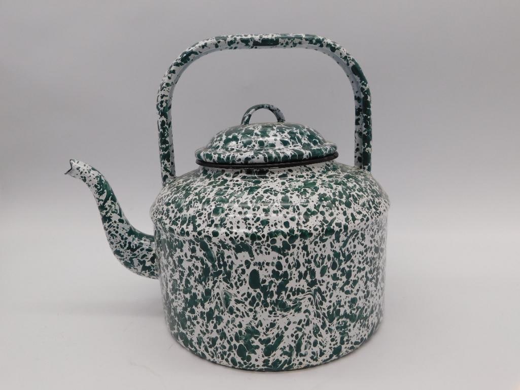 SPECKLED ENAMELWARE TEA KETTLE SPLATTERWARE (1 of 3)