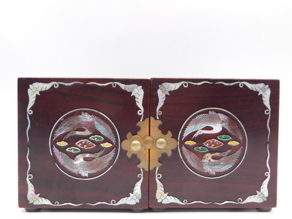 KOREAN LACQUER JEWELRY BOX WITH MOTHER OF PEARL INLAY (1 of 6)