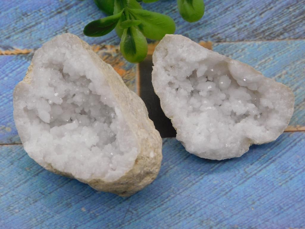 GEODE ROCK STONE LAPIDARY SPECIMEN (1 of 2)