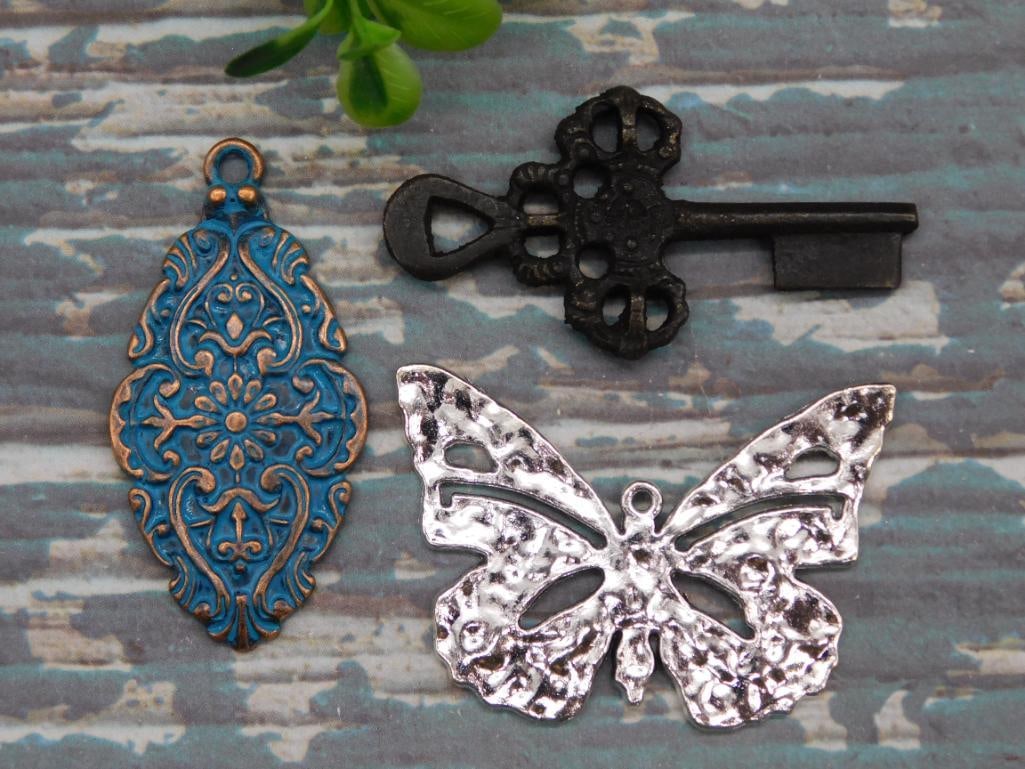 MIXED PENDANTS ROCK STONE LAPIDARY SPECIMEN: MIXED PENDANTS ROCK STONE LAPIDARY SPECIMEN