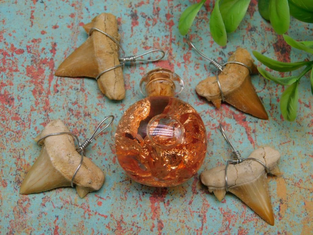 MIXED LOT ROCK STONE LAPIDARY SPECIMEN: MIXED LOT ROCK STONE LAPIDARY SPECIMEN