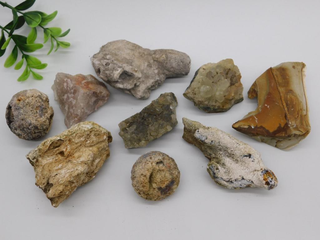 MIXED ROUGH ROCK STONE LAPIDARY SPECIMEN: MIXED ROUGH ROCK STONE LAPIDARY SPECIMEN