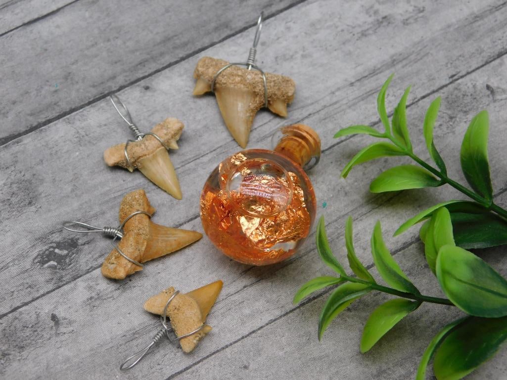 MIXED LOT ROCK STONE LAPIDARY SPECIMEN: MIXED LOT ROCK STONE LAPIDARY SPECIMEN