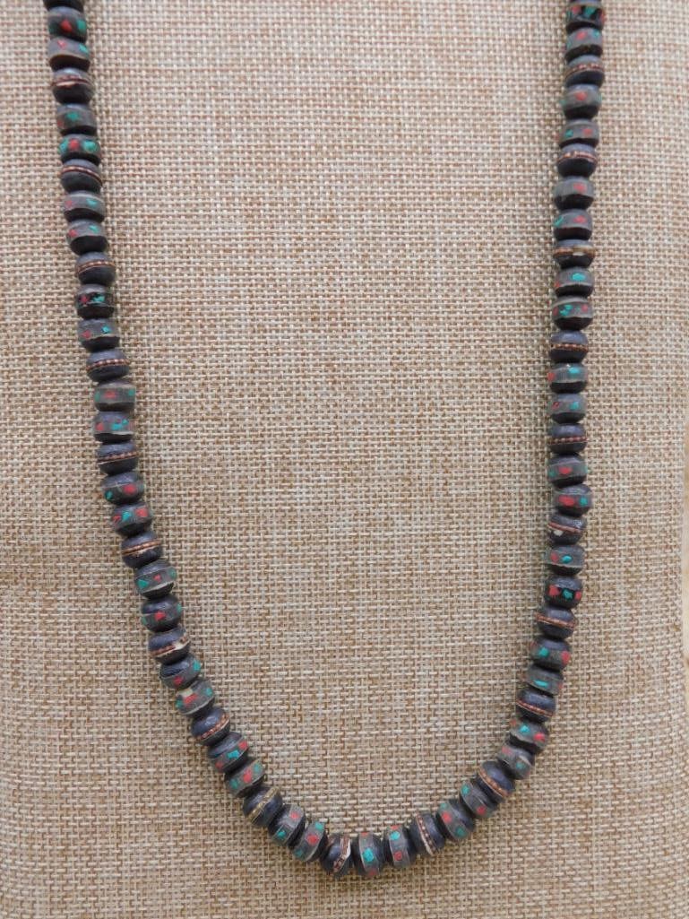 AFRICAN TRADE BEADS ROCK STONE LAPIDARY SPECIMEN: AFRICAN TRADE BEADS ROCK STONE LAPIDARY SPECIMEN