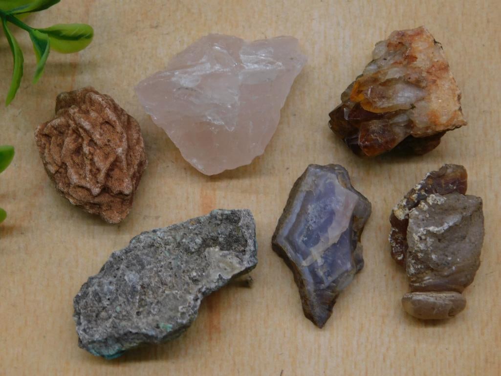 MIXED ROUGH LOT ROCK STONE LAPIDARY SPECIMEN: MIXED ROUGH LOT ROCK STONE LAPIDARY SPECIMEN