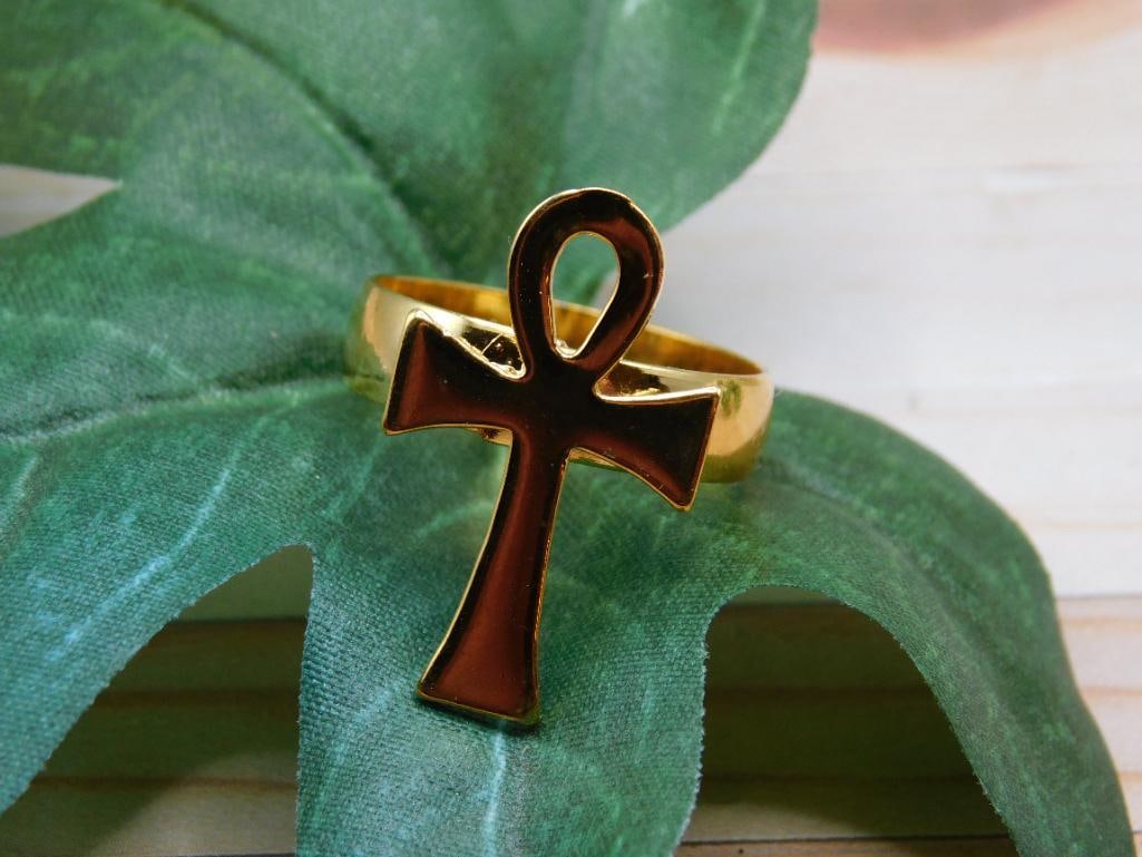 ANKH RING ROCK STONE LAPIDARY SPECIMEN (1 of 2)